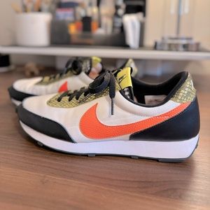 Nike Women’s Daybreak Size 10.5